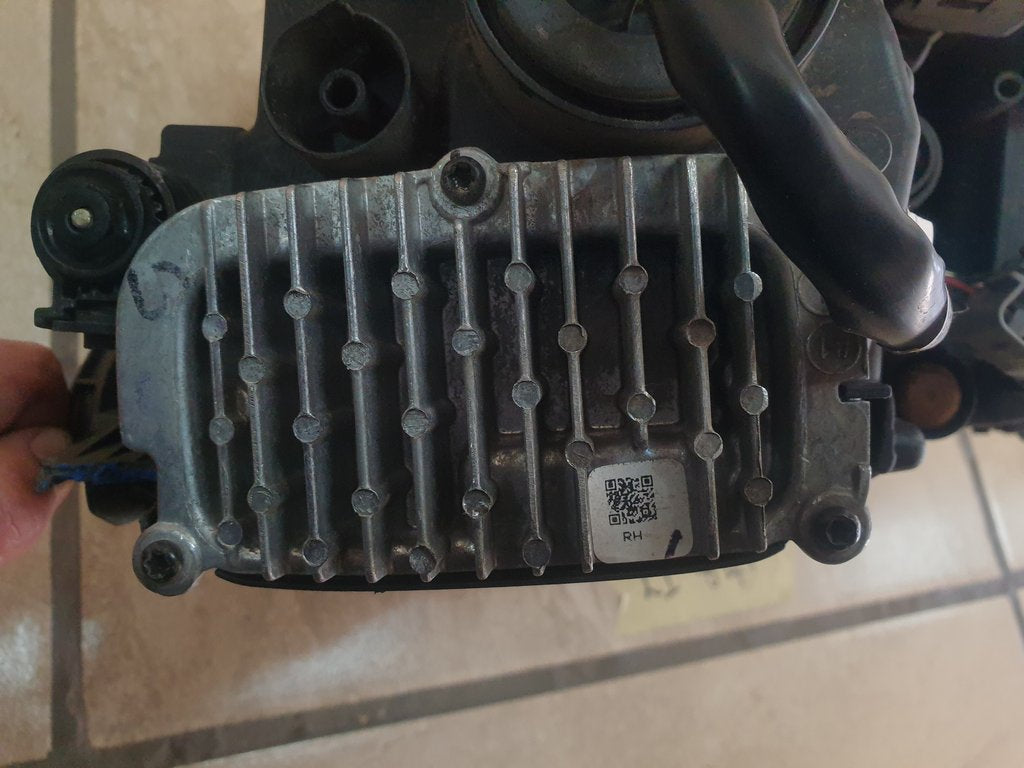 Toyota Urban Cruiser Right Headlight
