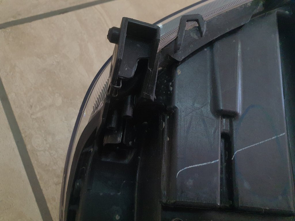Toyota Urban Cruiser Right Headlight