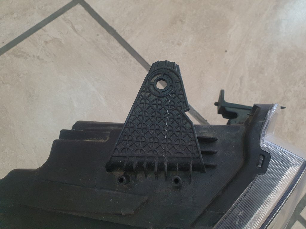 Toyota Urban Cruiser Right Headlight
