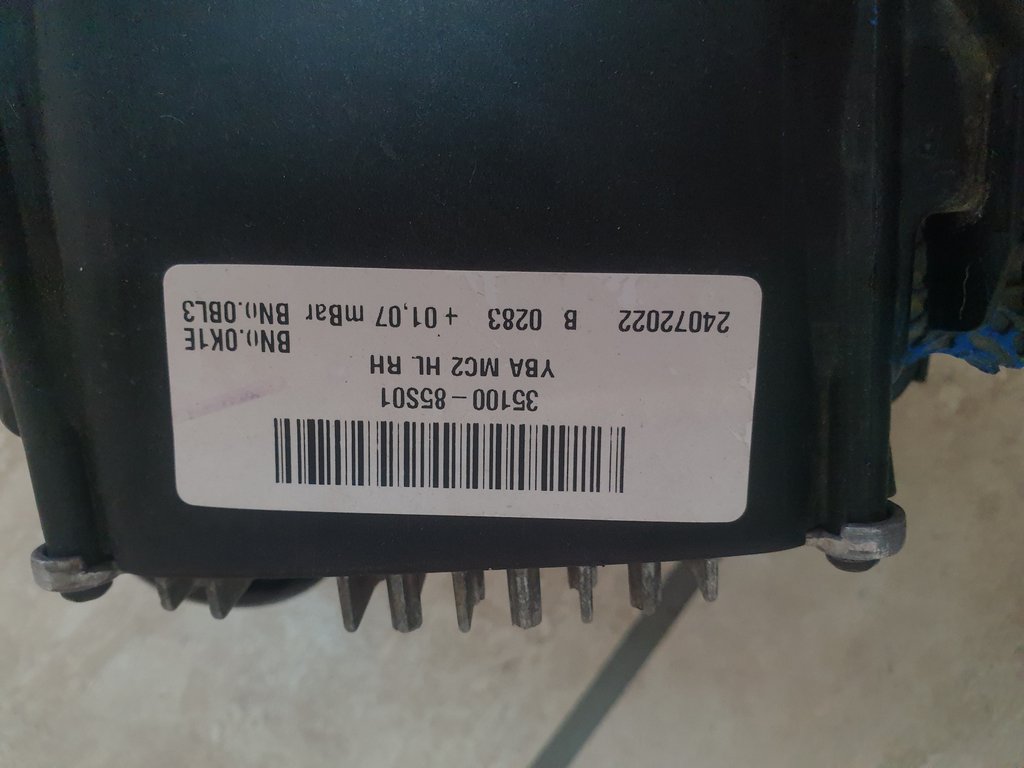 Toyota Urban Cruiser Right Headlight