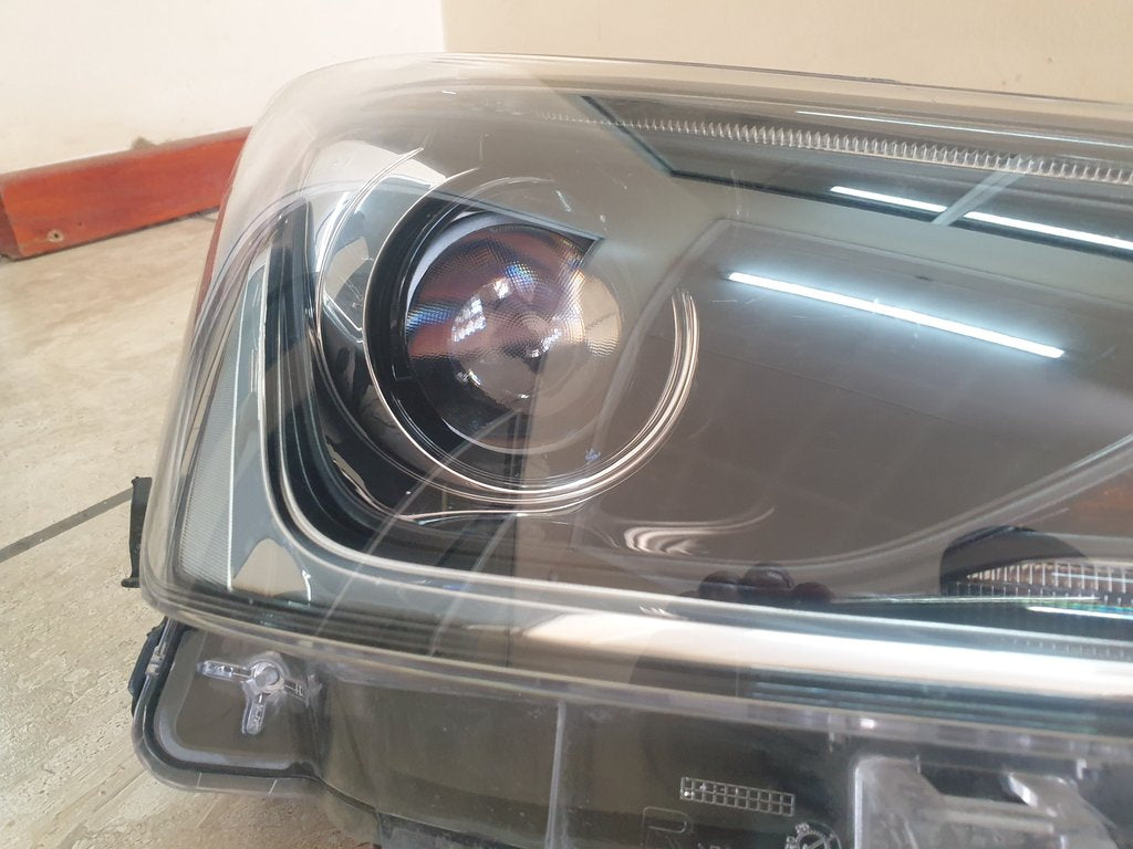 Toyota Aygo Right Headlight