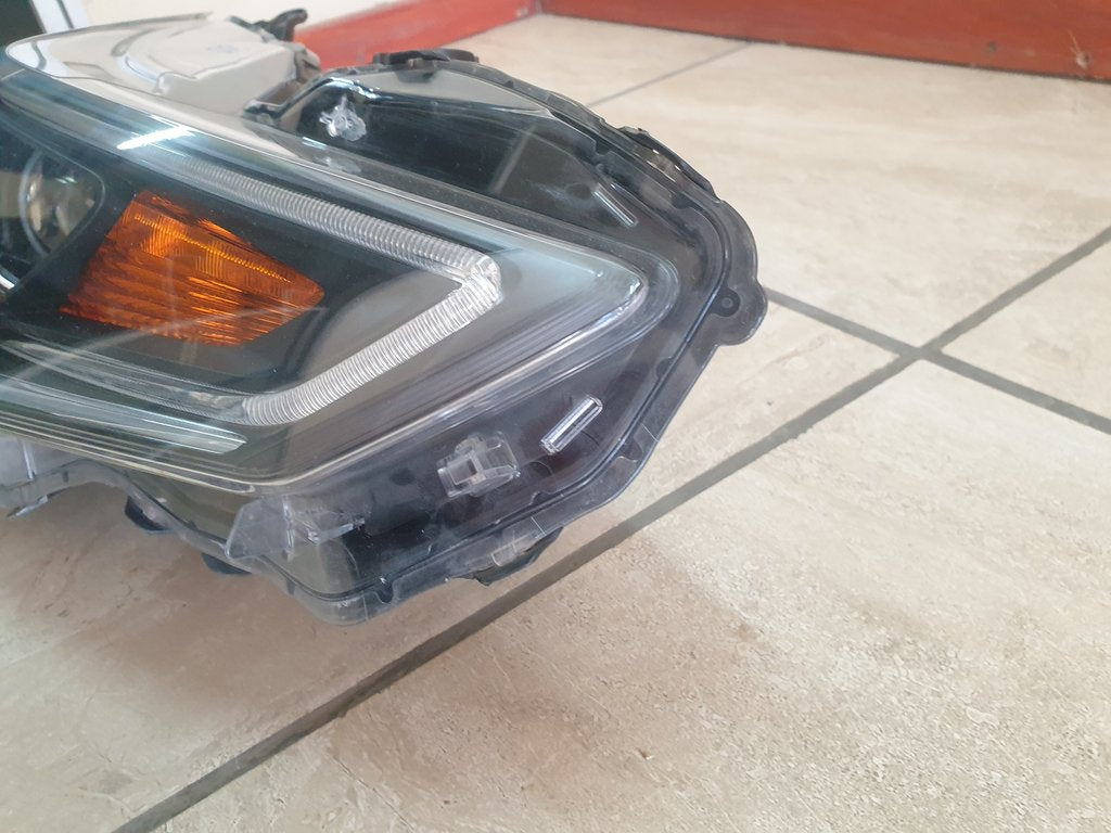Toyota Aygo Right Headlight