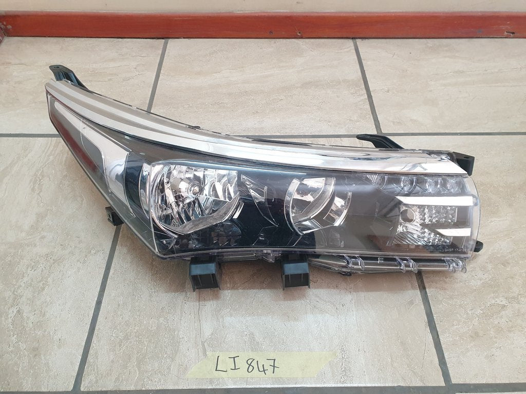 Toyota Corolla Right Headlight