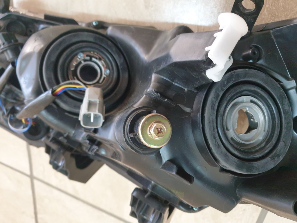 Toyota Corolla Right Headlight