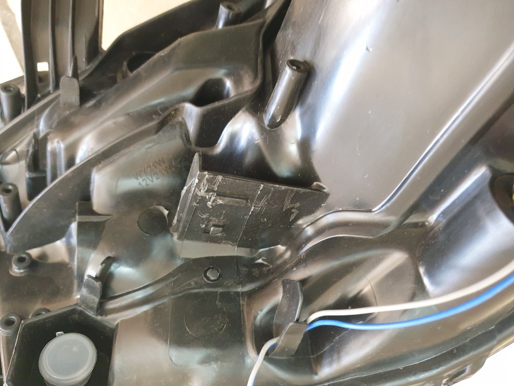 Toyota Corolla Right Headlight