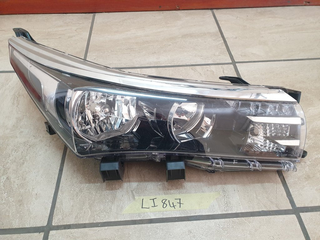 Toyota Corolla Right Headlight