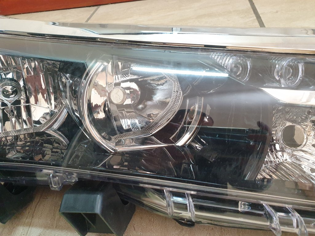 Toyota Corolla Right Headlight