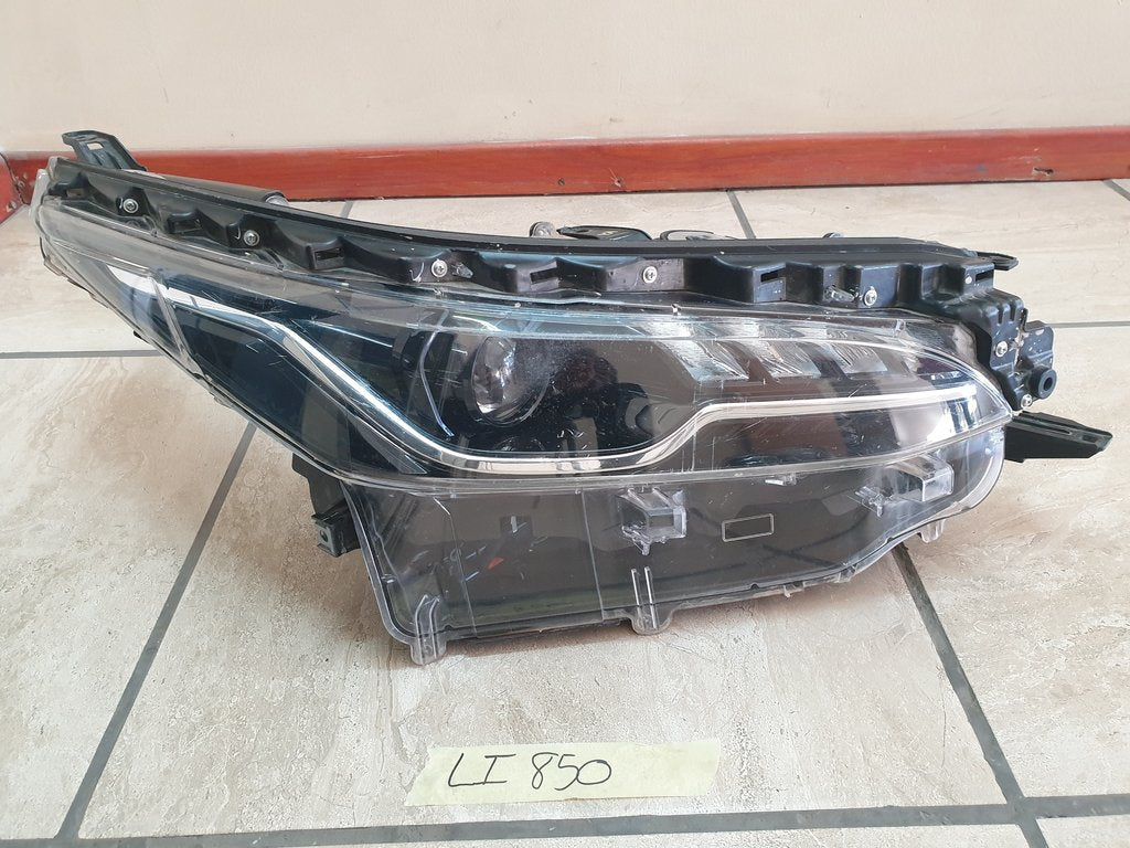 Toyota Fortuner Right Headlight