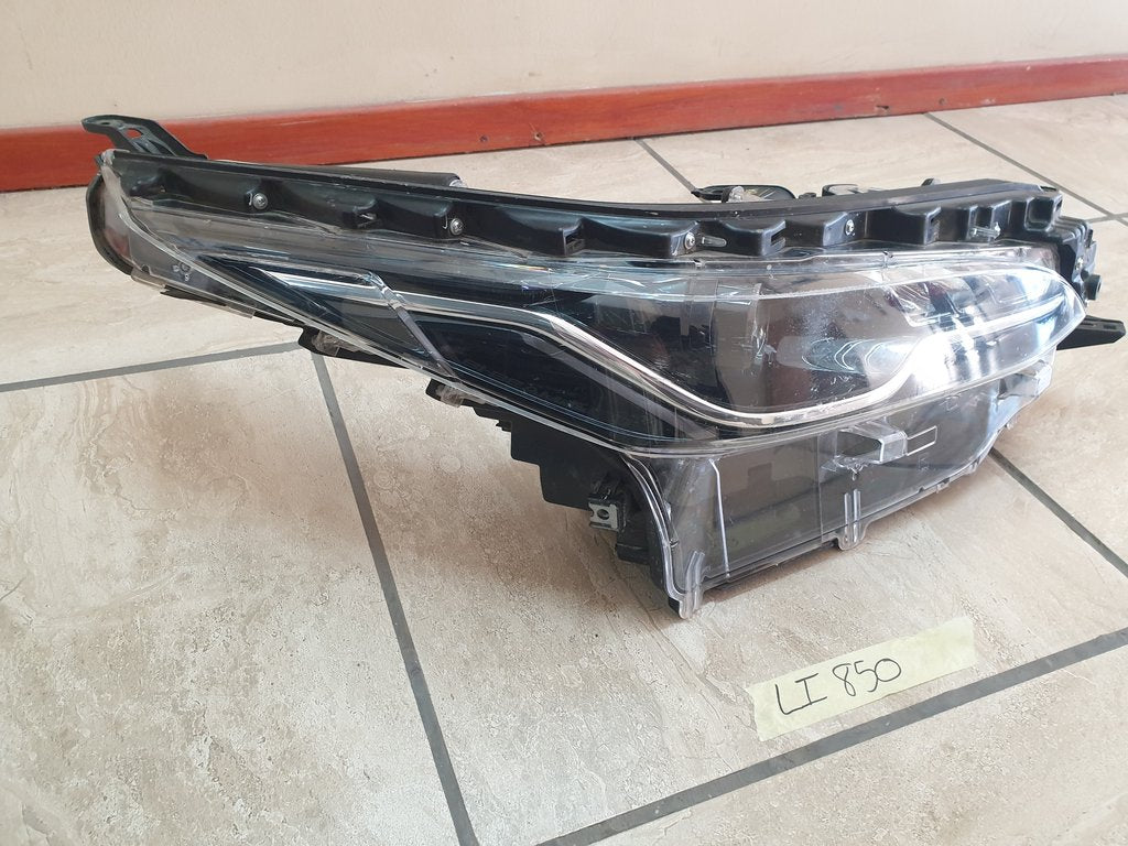 Toyota Fortuner Right Headlight
