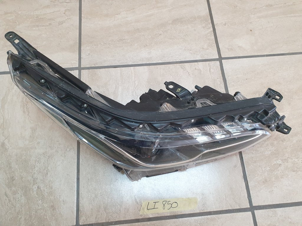 Toyota Fortuner Right Headlight