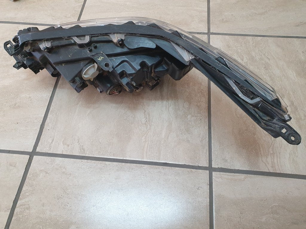Toyota Fortuner Right Headlight