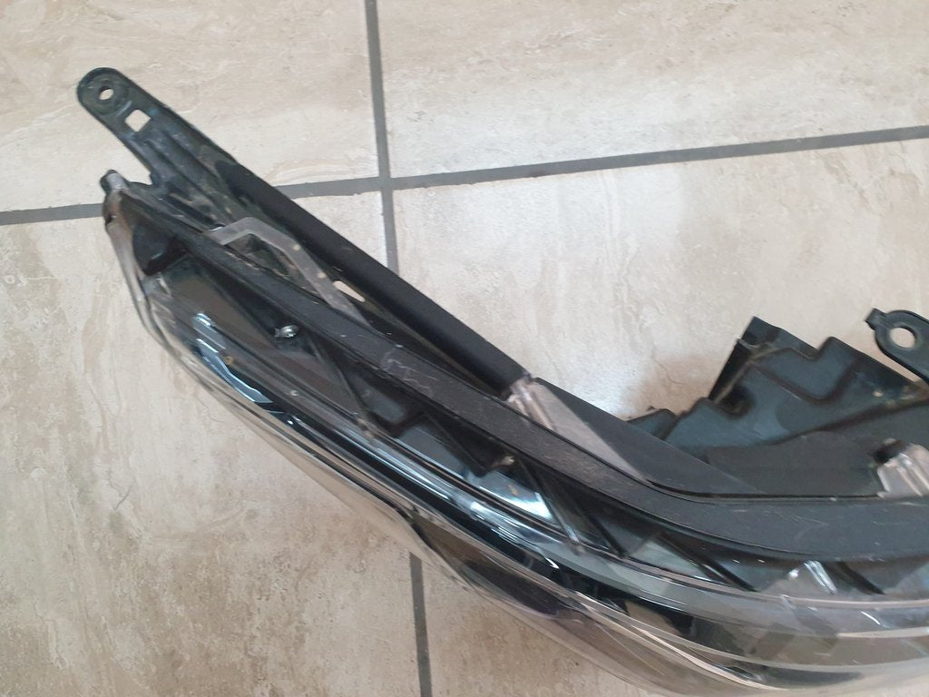 Toyota Fortuner Right Headlight