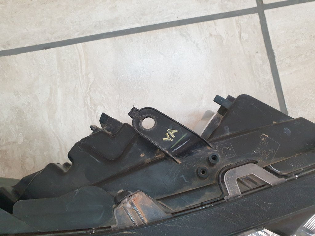 Toyota Fortuner Right Headlight