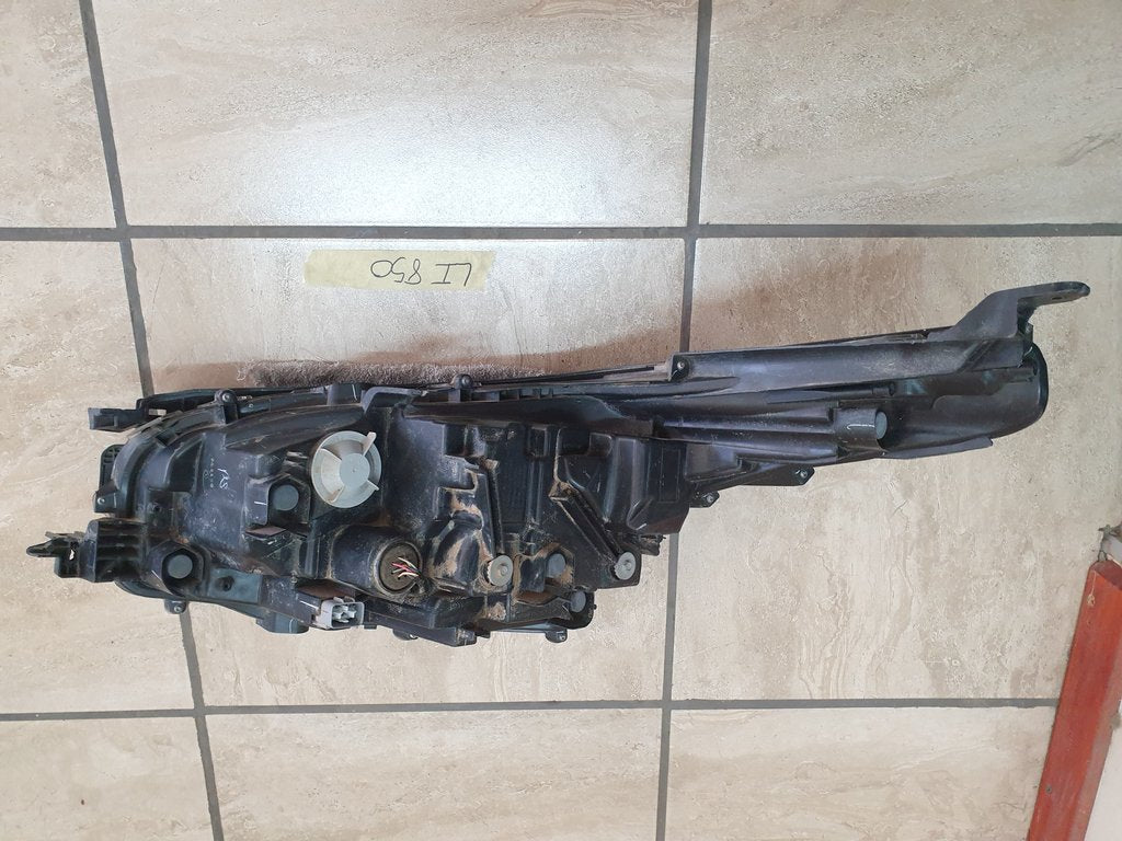 Toyota Fortuner Right Headlight