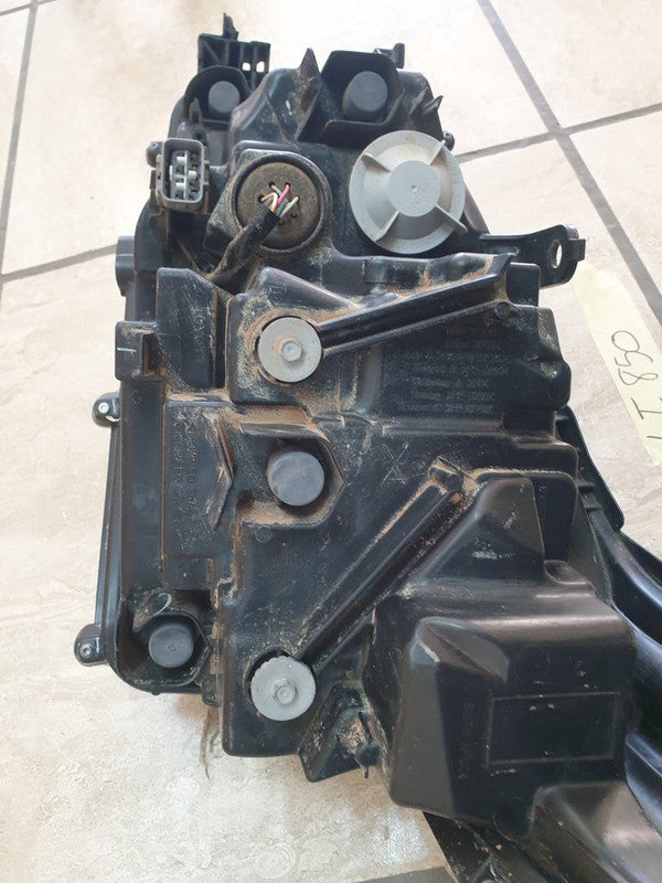Toyota Fortuner Right Headlight