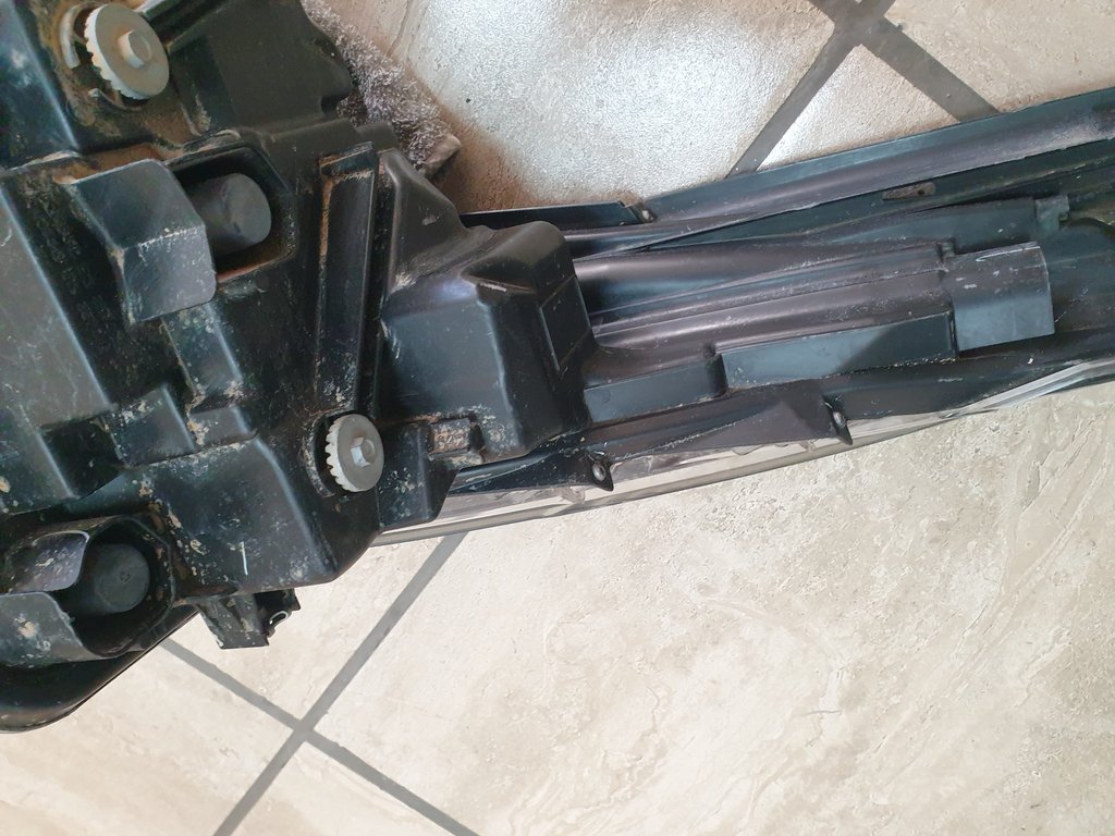 Toyota Fortuner Right Headlight