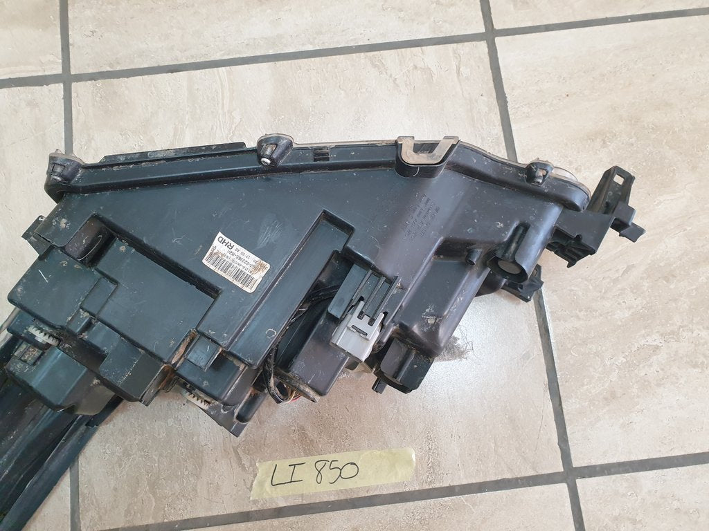 Toyota Fortuner Right Headlight