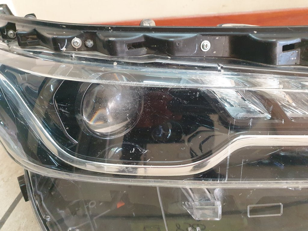 Toyota Fortuner Right Headlight