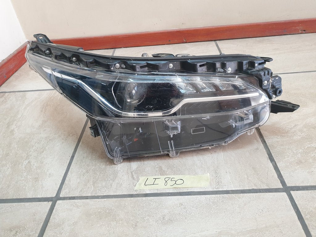 Toyota Fortuner Right Headlight
