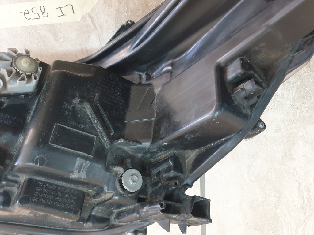 Toyota Hilux Right Headlight