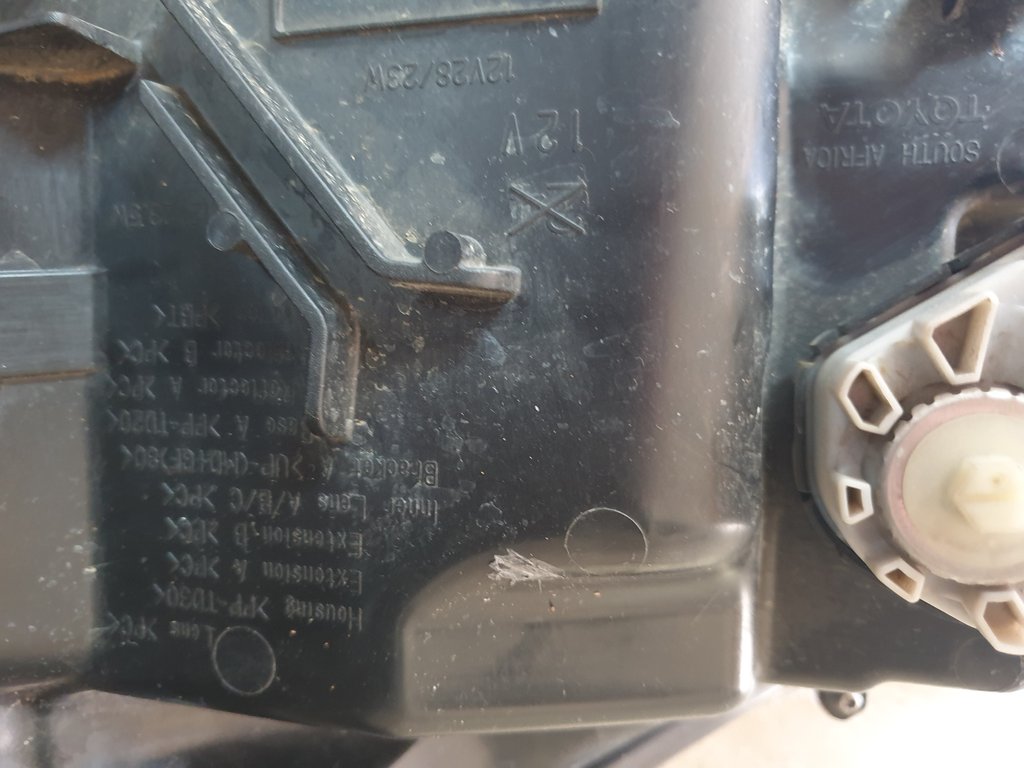 Toyota Hilux Right Headlight