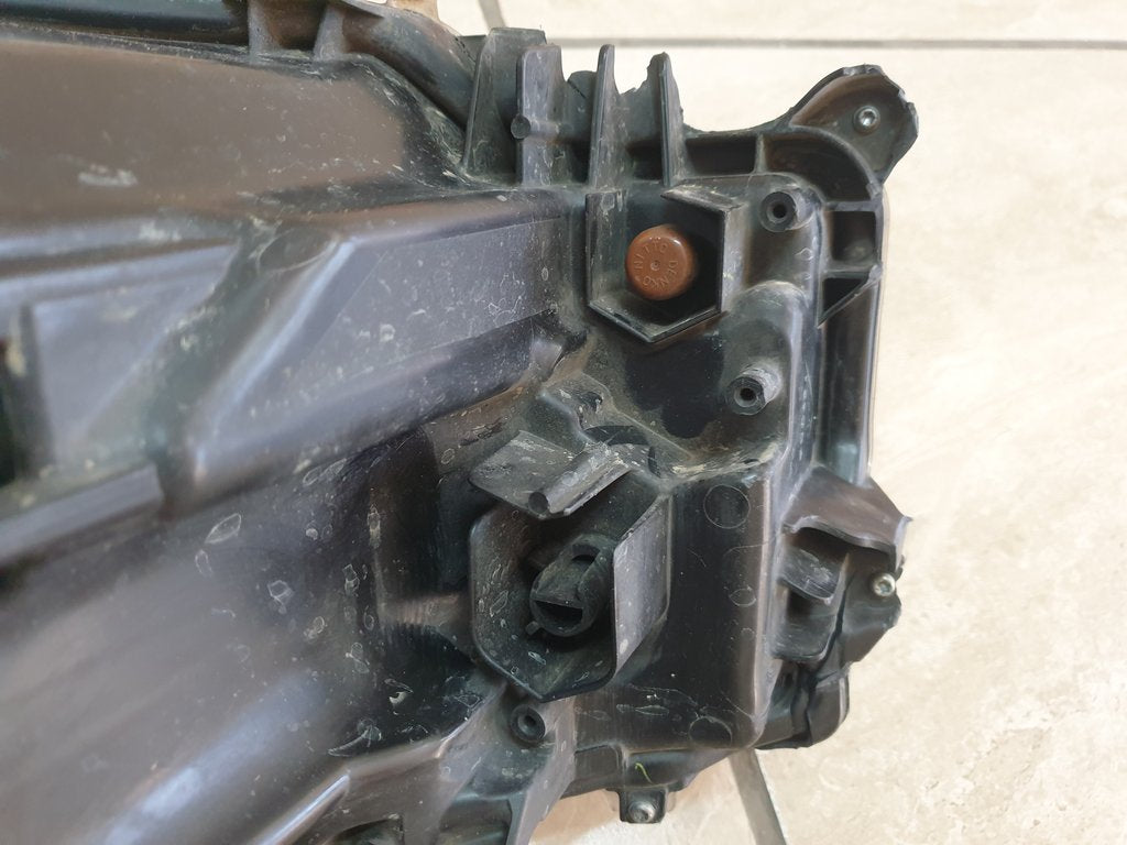 Toyota Hilux Right Headlight