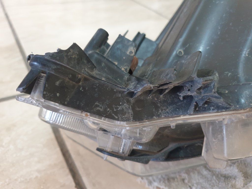 Toyota Hilux Right Headlight