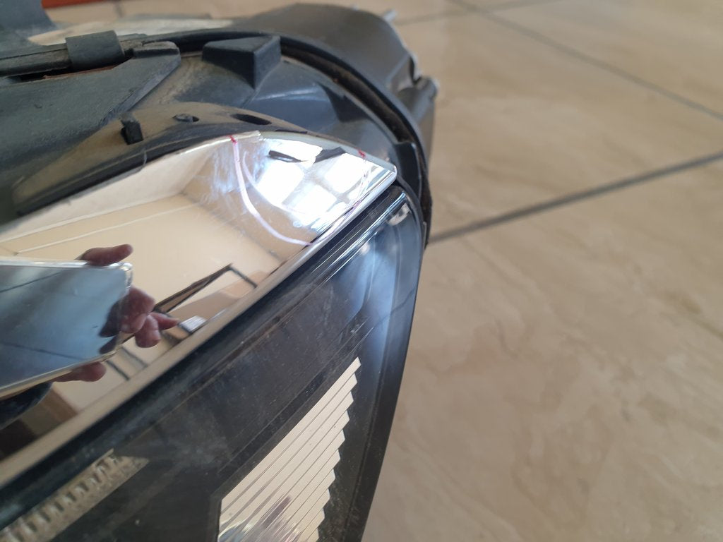 Volkswagen Tiguan Left Headlight