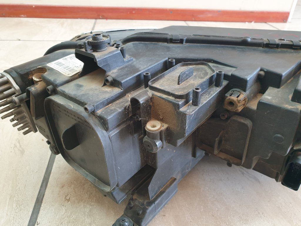 Volkswagen Tiguan Left Headlight