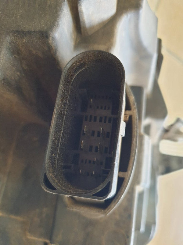 Volkswagen Tiguan Left Headlight