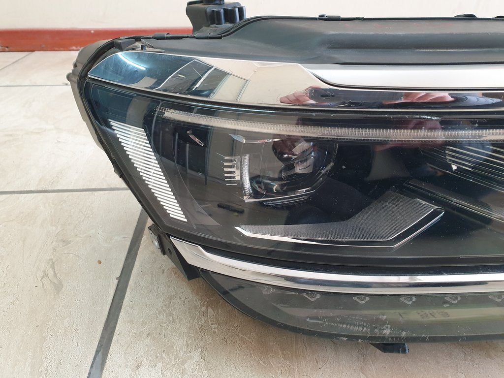 Volkswagen Tiguan II 2016, 2017, 2018, 2019, 2020 Right Headlight