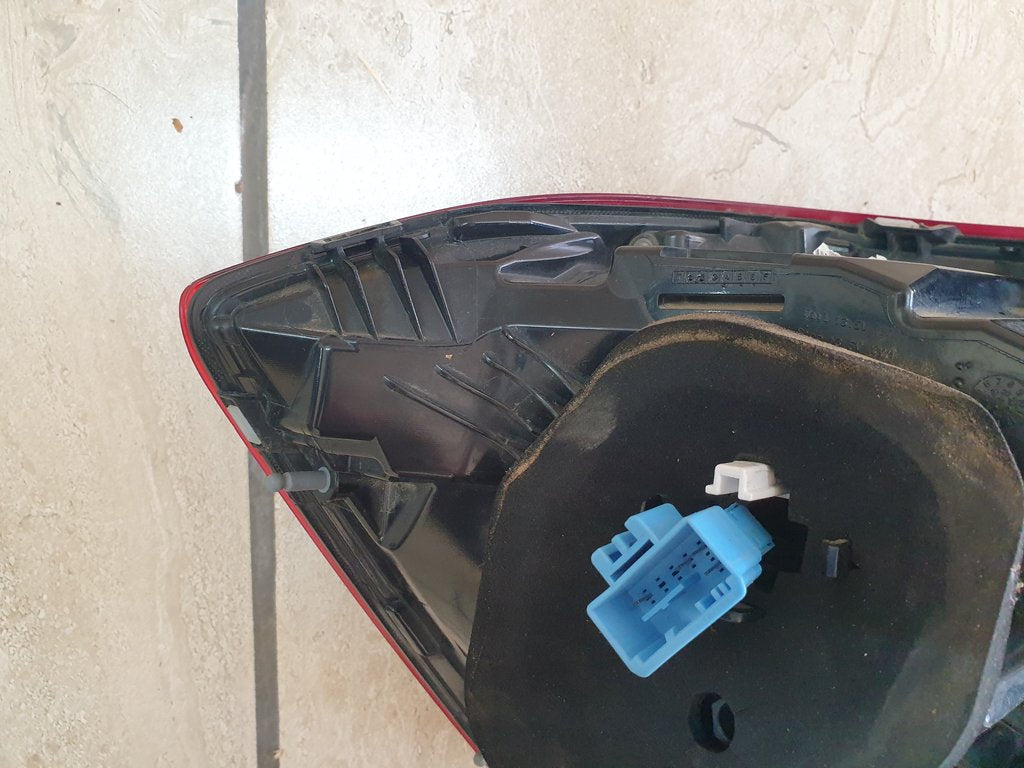 Volkswagen Polo Right Taillight