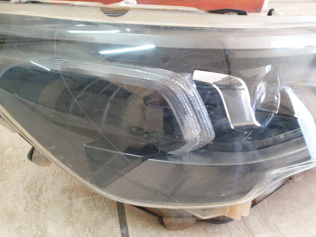 Toyota Hilux Right Headlight