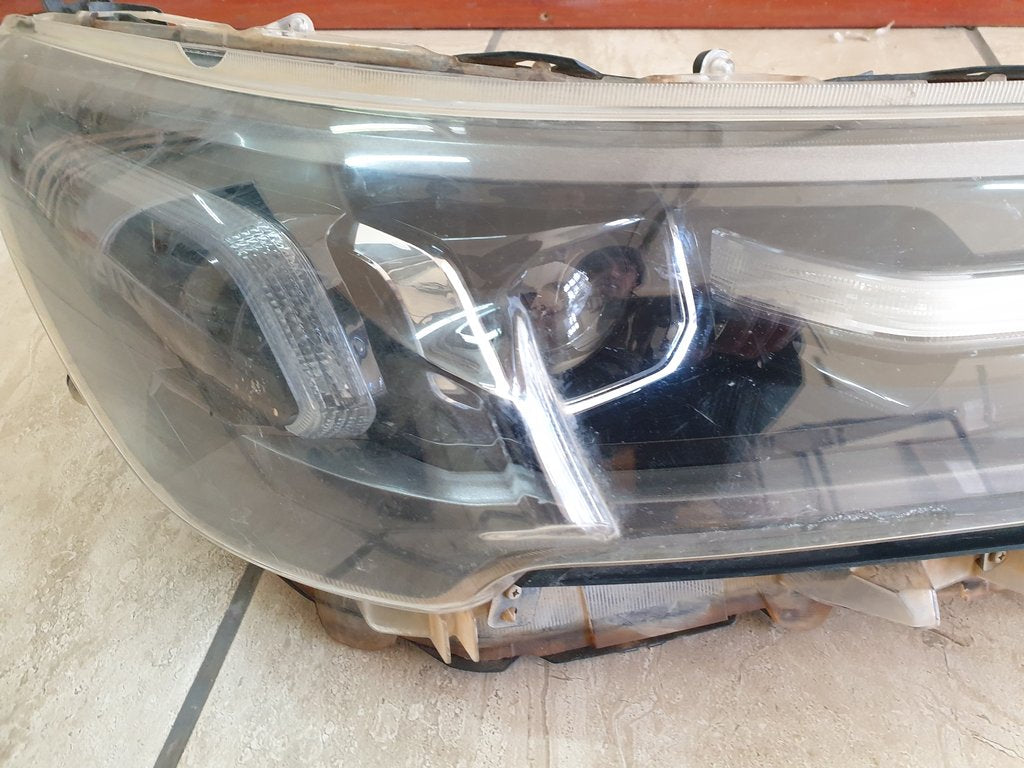 Toyota Hilux Right Headlight