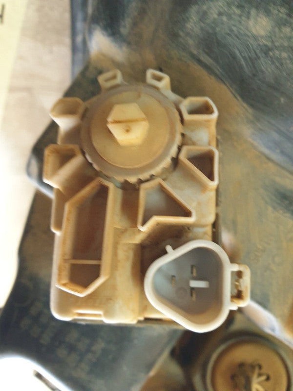 Toyota Hilux Right Headlight