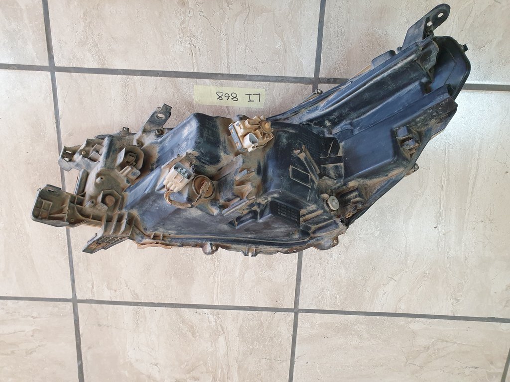 Toyota Hilux Right Headlight