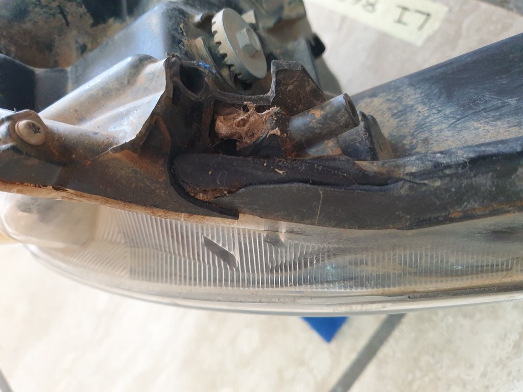Toyota Hilux Right Headlight