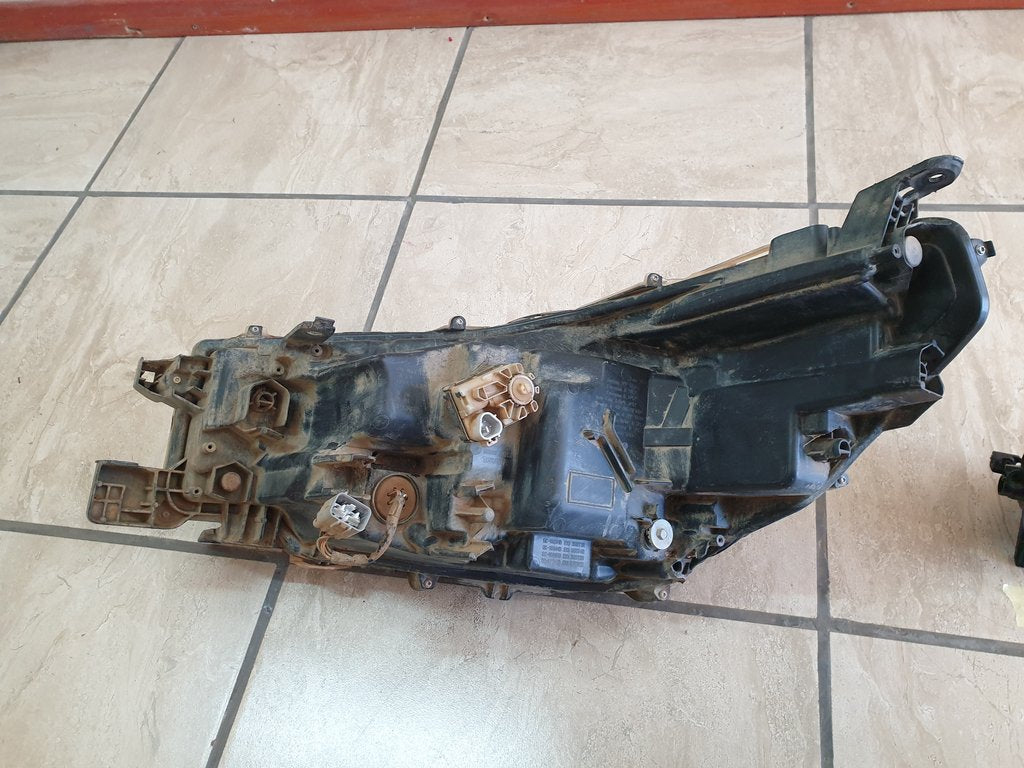 Toyota Hilux Right Headlight