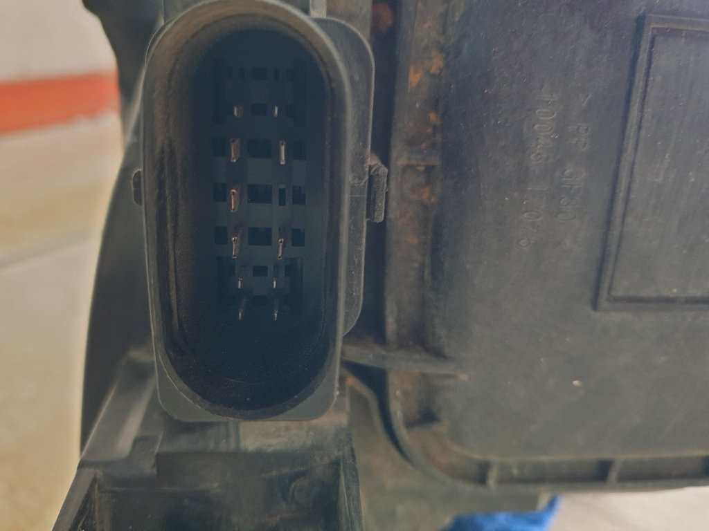 Audi Q5 2012 Right Headlight