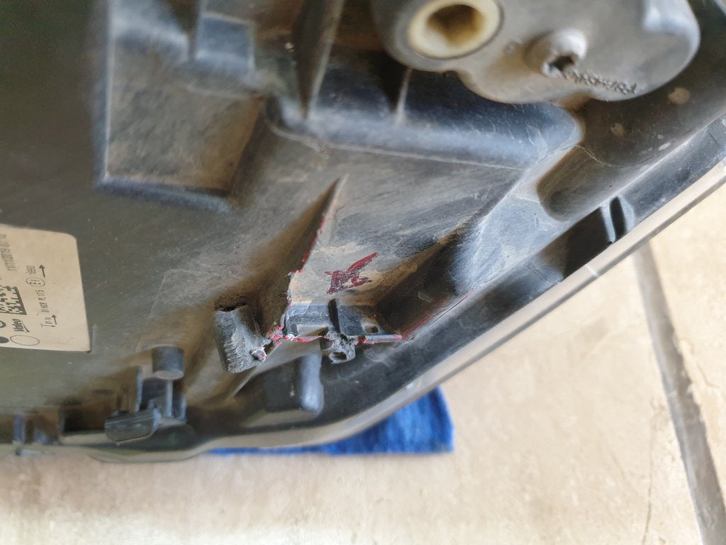Volkswagen Polo Left Headlight