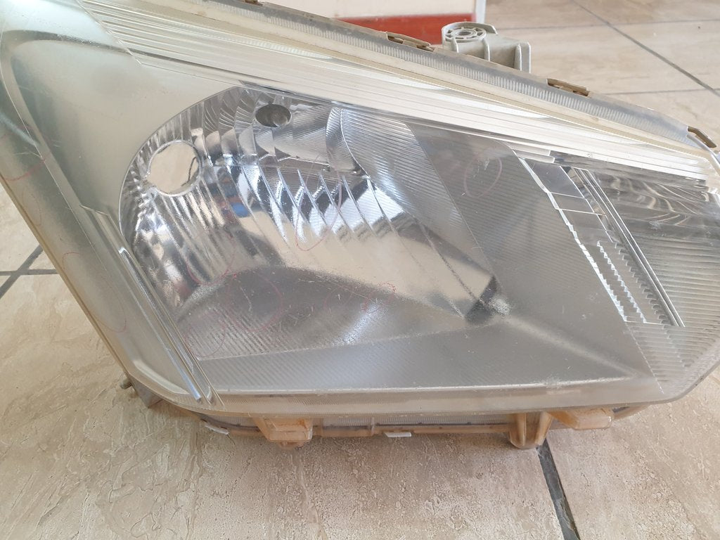 Isuzu D Max Right Headlight