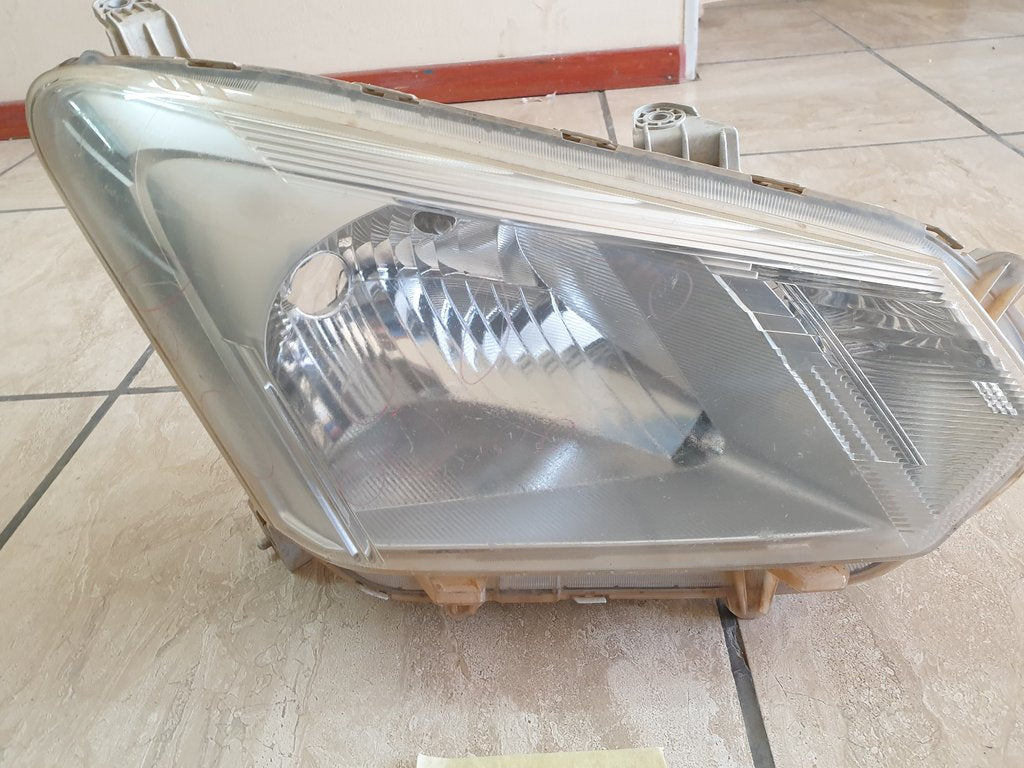 Isuzu D Max Right Headlight