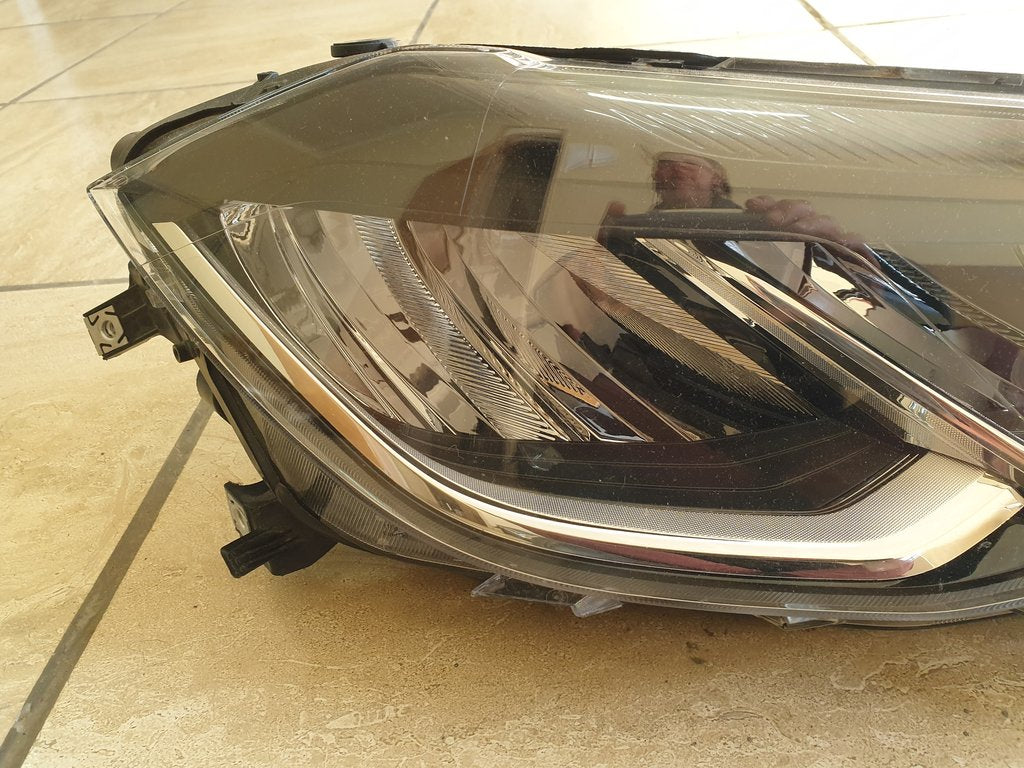 Volkswagen Polo TSI Right Headlight