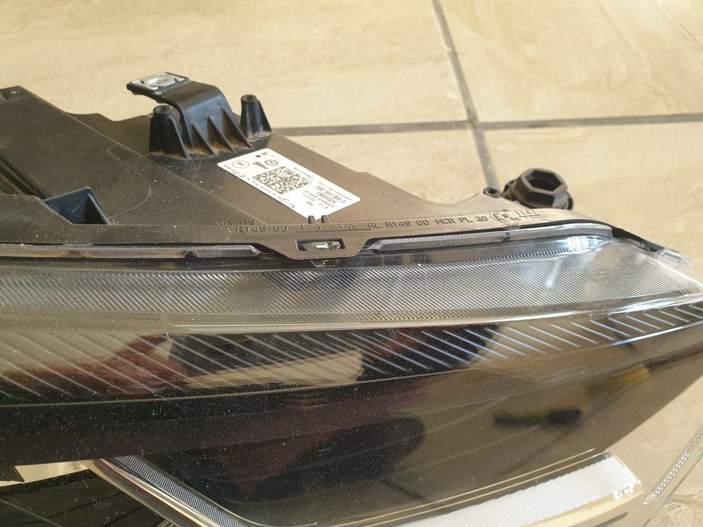 Volkswagen Polo TSI Right Headlight