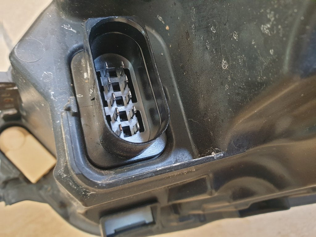 Volkswagen Polo TSI Right Headlight
