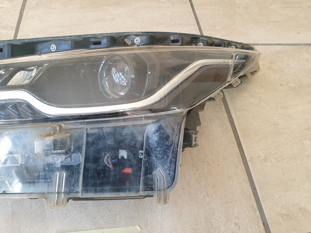 Toyota Fortuner Left Headlight