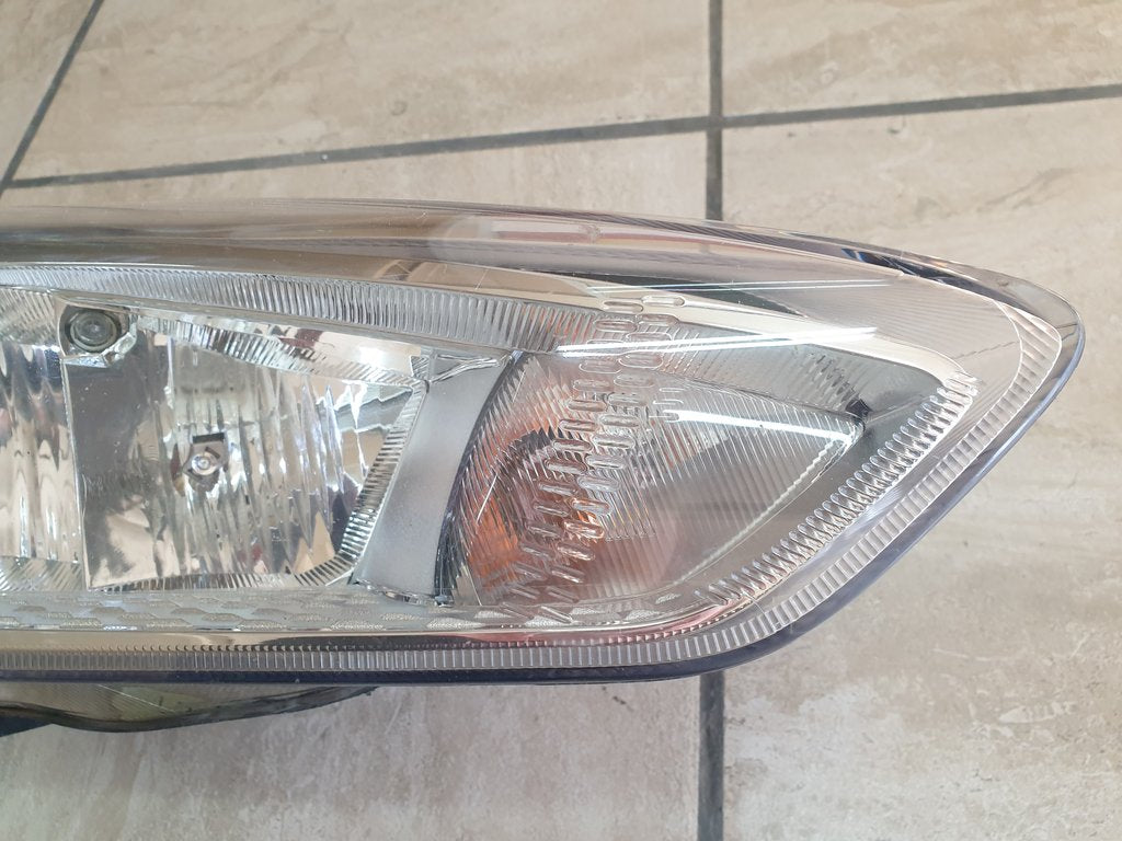 Ford Focus MK3 Right Headlight