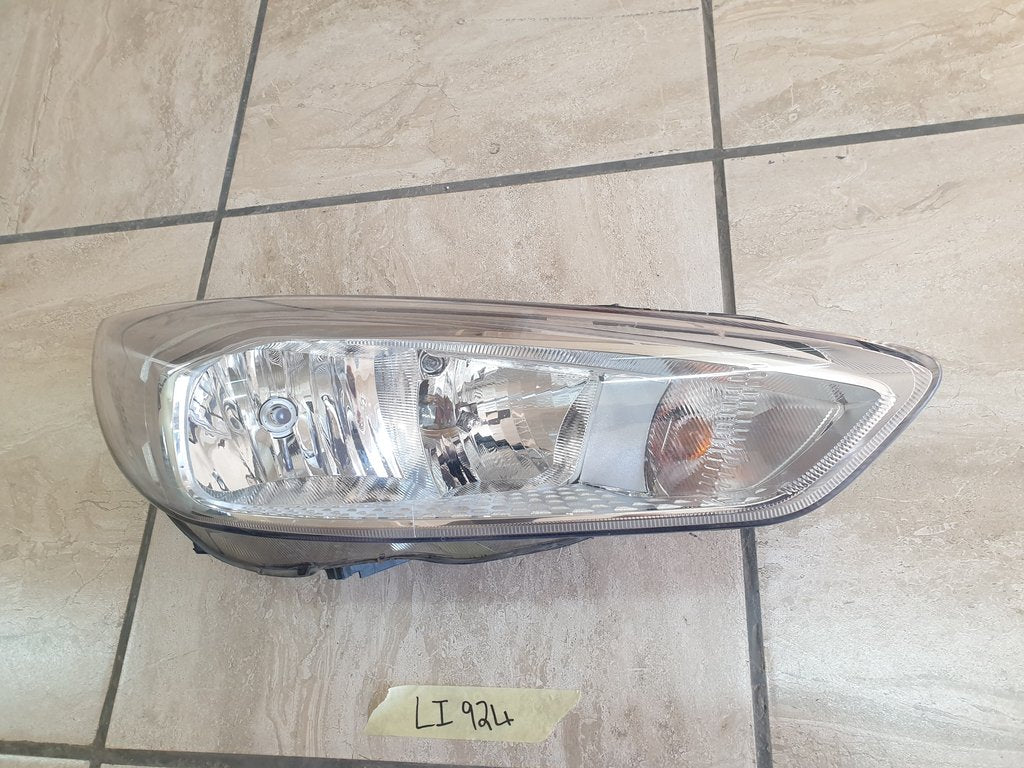 Ford Focus MK3 Right Headlight