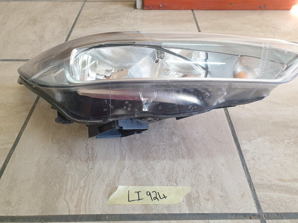 Ford Focus MK3 Right Headlight