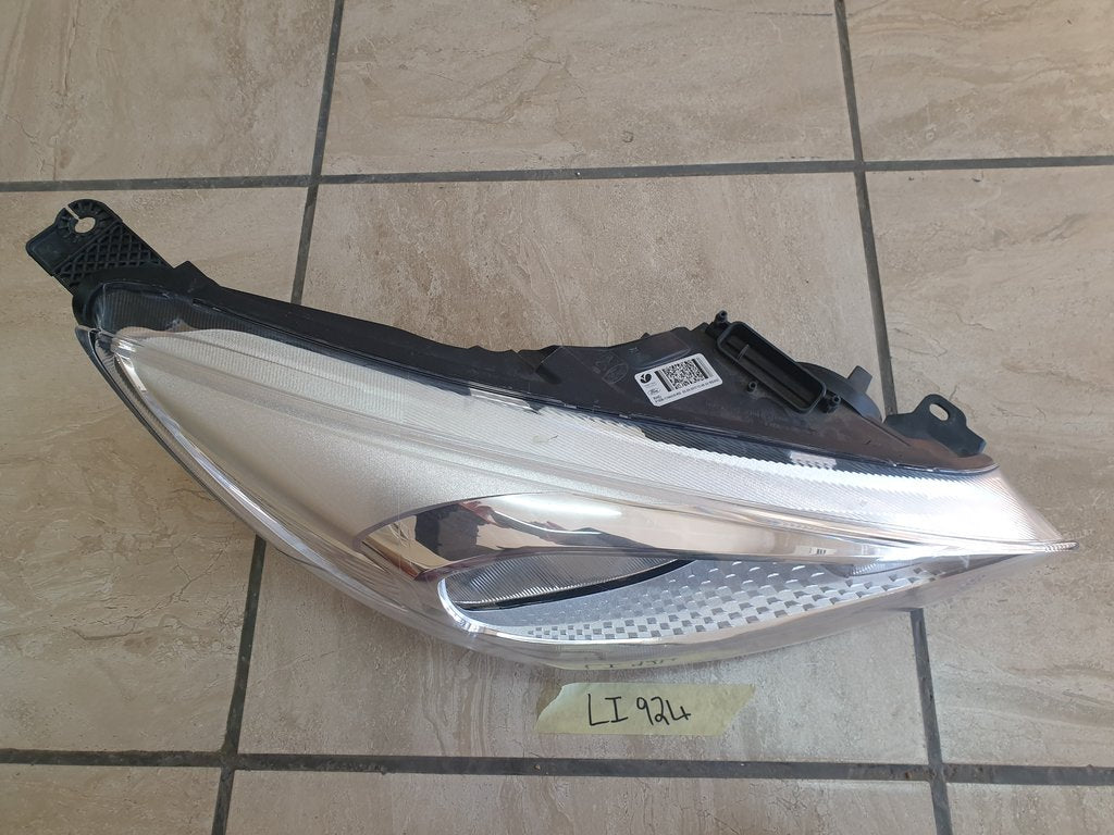 Ford Focus MK3 Right Headlight